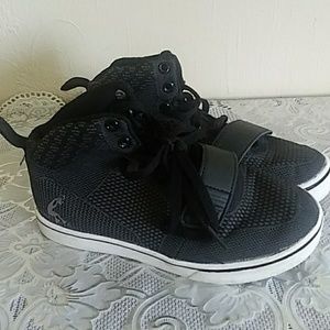 Boys shoes